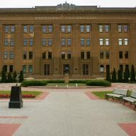 https://lv.wikipedia.org/wiki/Att%C4%93ls:Daugavpils_Universit%C4%81te.jpg https://lv.wikipedia.org/wiki/Att%C4%93ls:Daugavpils_Universit%C4%81te.jpg