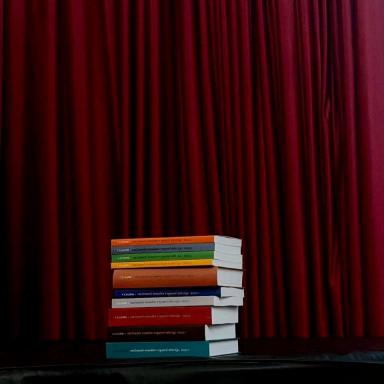 В стопке 10 выпусков книжной серии Русская усадьба в мировом контексте В стопке 10 выпусков книжной серии Русская усадьба в мировом контексте