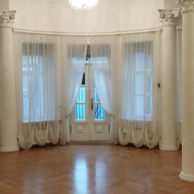 Бальная зала в усадьбе Боратынских