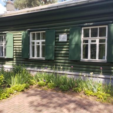 Памятная доска на даче М.И. Цветаевой в Болшеве