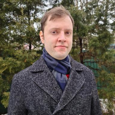 Усадьба Н.К. Рериха. На заднем дворе (фото командированного).