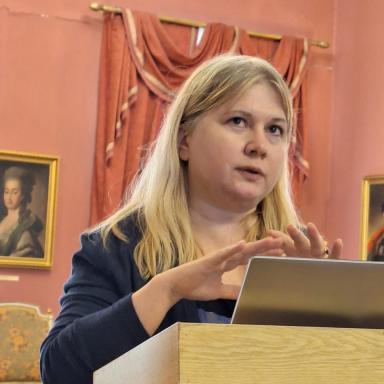 Междисциплинарный научный семинар «Жизнетворчество в усадьбе XIX века: рецепция в литературе и культуре XX столетия. Часть 1». С докладом выступает Е.Ю. Кнорре